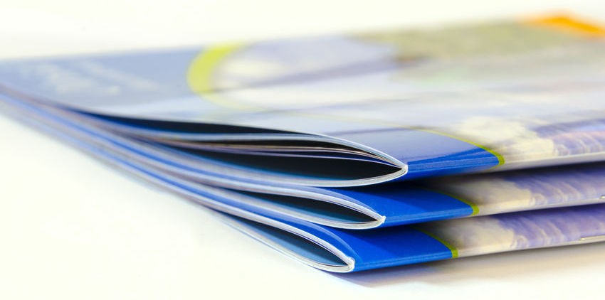 パンフレット印刷 小ロット～大部数の格安料金、サイズや製本、おすすめの紙を紹介